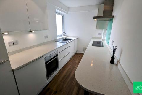 2 bedroom flat for sale, Woodside Park Road, London
