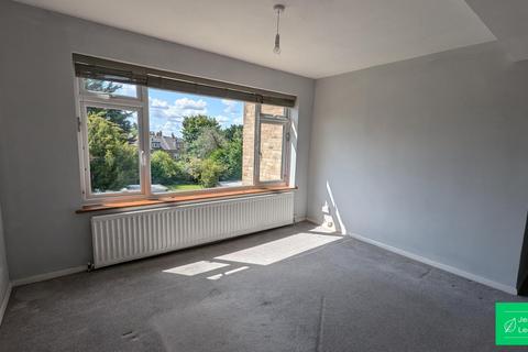 2 bedroom flat for sale, Woodside Park Road, London