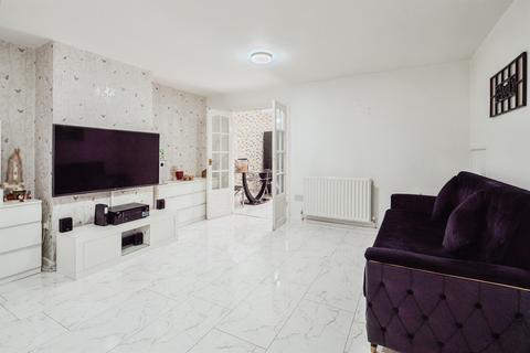3 bedroom end of terrace house for sale, Kinsdale Drive, Leicester