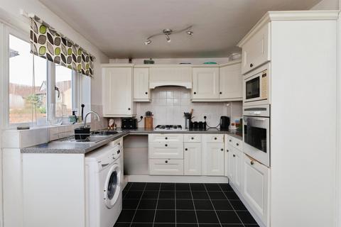 2 bedroom end of terrace house for sale, Devereux Road, Chafford Hundred, Grays