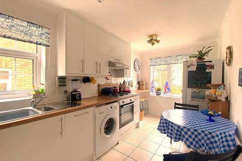 2 bedroom flat for sale, Eridge Close, Bexhill-on-Sea