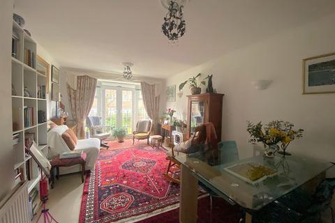 2 bedroom flat for sale, Eridge Close, Bexhill-on-Sea
