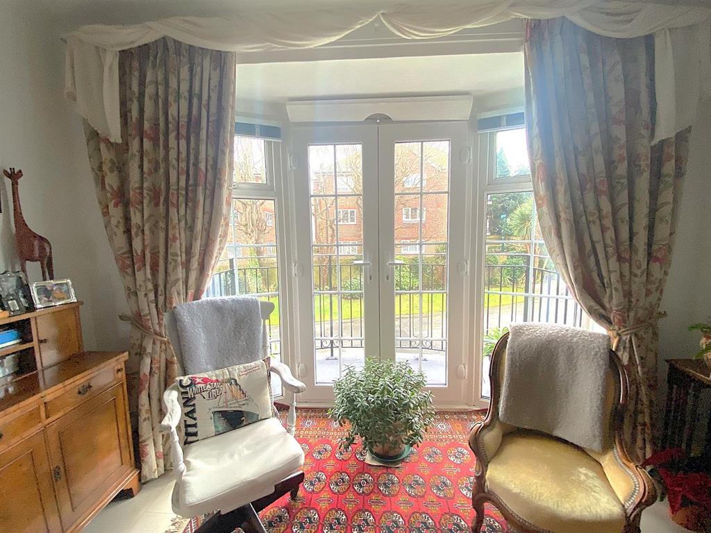 3 Braemar Ct - Bay Window.jpg