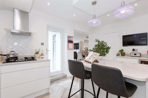 4 bedroom detached bungalow for sale, Mardale Road, Worthing