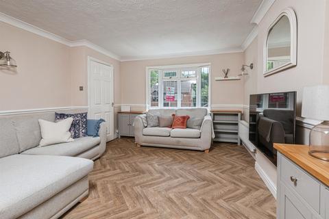 4 bedroom detached house for sale, King George Croft, Morley, Leeds