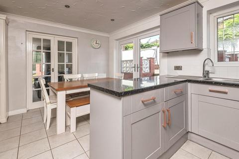 4 bedroom detached house for sale, King George Croft, Morley, Leeds
