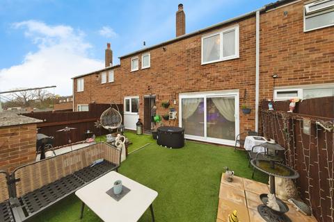 3 bedroom terraced house for sale, Hawthorn Road, Great Cornard, Sudbury