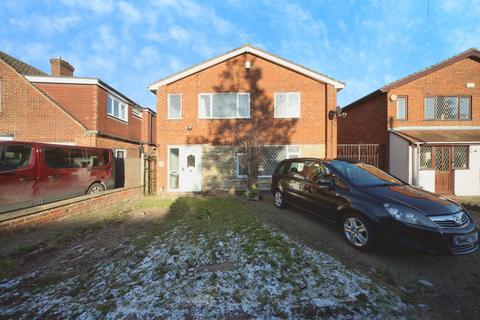 4 bedroom detached house for sale, Capron Road, Luton