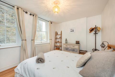 2 bedroom flat to rent, Englands Lane, London NW3