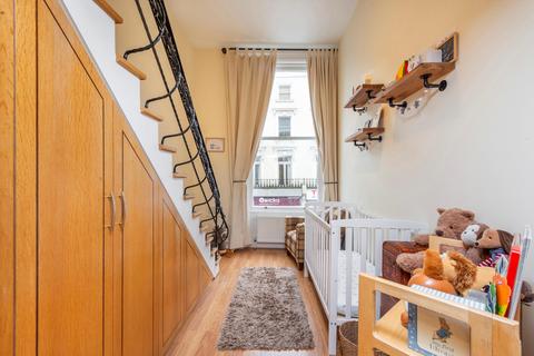 2 bedroom flat to rent, Englands Lane, London NW3
