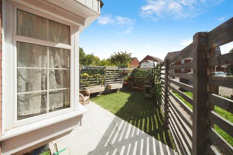 1 bedroom semi-detached house for sale, Howard Close, Luton