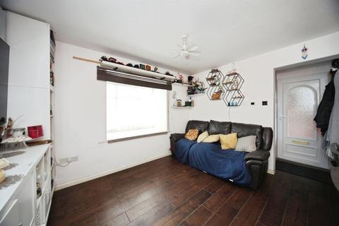 1 bedroom semi-detached house for sale, Howard Close, Luton