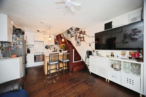 1 bedroom semi-detached house for sale, Howard Close, Luton