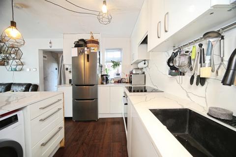 1 bedroom semi-detached house for sale, Howard Close, Luton