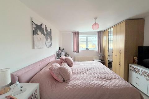 4 bedroom semi-detached house for sale, Netherfields Crescent, Middlesbrough