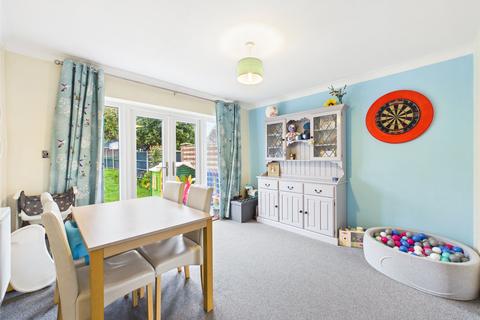 3 bedroom semi-detached house for sale, Oakwood Drive, Hucclecote, Gloucester, Gloucestershire, GL3