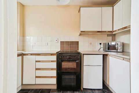 2 bedroom flat for sale, Roker Lane, Pudsey