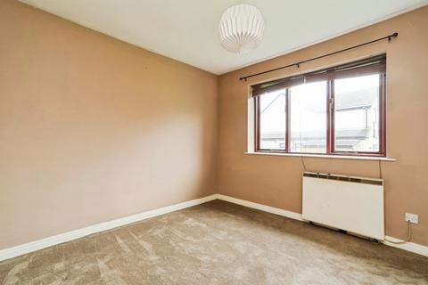 2 bedroom flat for sale, Roker Lane, Pudsey