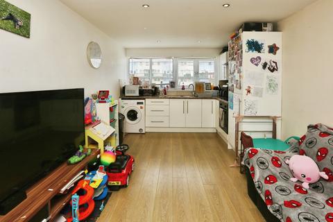 2 bedroom flat for sale, Mill Lane, Gosport