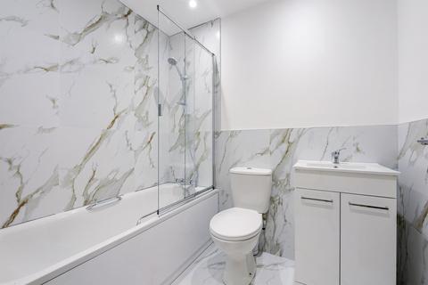 2 bedroom flat for sale, Kingswood Way, South Croydon