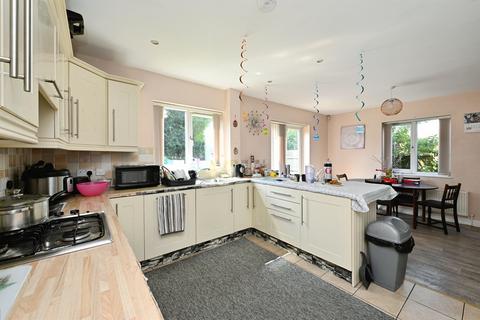 4 bedroom detached house for sale, Norwich Road, Wisbech