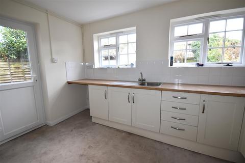 2 bedroom house to rent, Oxford Road, Manningtree CO11