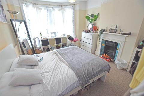 3 bedroom terraced house to rent, Longspears Avenue, Heath/Gabalfa, Cardiff