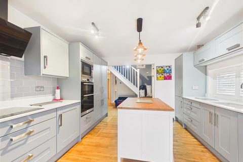 4 bedroom detached bungalow for sale, The Crescent, Welton