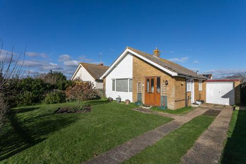 3 bedroom bungalow for sale - Livingstone Close, Dymchurch, TN29