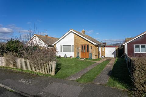 3 bedroom bungalow for sale, Livingstone Close, Dymchurch, TN29