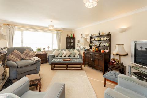 3 bedroom bungalow for sale, Livingstone Close, Dymchurch, TN29