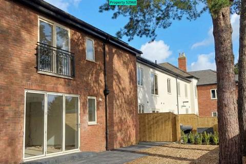 undefined, Flat 4, 42 Waltham Road, Grimsby, DN33