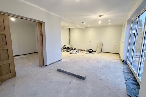 undefined, Flat 4, 42 Waltham Road, Grimsby, DN33