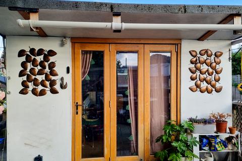 undefined, Strawberry Vale, Twickenham TW1