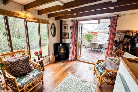 undefined, Strawberry Vale, Twickenham TW1
