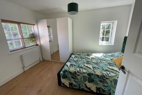 undefined, Milverton Green, Luton