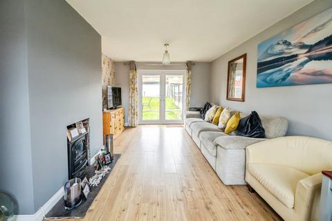 3 bedroom end of terrace house for sale, Painswick Close, Worcester