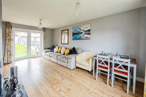 3 bedroom end of terrace house for sale, Painswick Close, Worcester