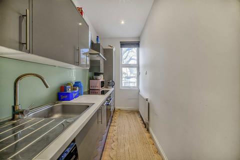 2 bedroom flat to rent, Kew Road, Richmond TW9