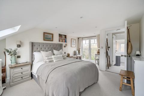 4 bedroom terraced house for sale, Tilt Road, Cobham, KT11
