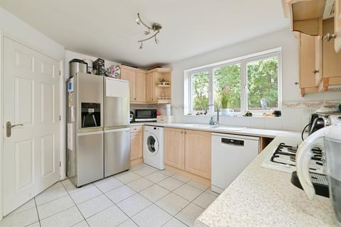 4 bedroom detached house for sale, Lidgate Close, Peterborough