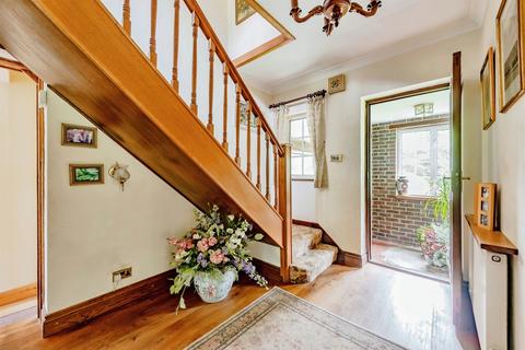 5 bedroom detached house for sale, Snow Hill, Copthorne, Crawley