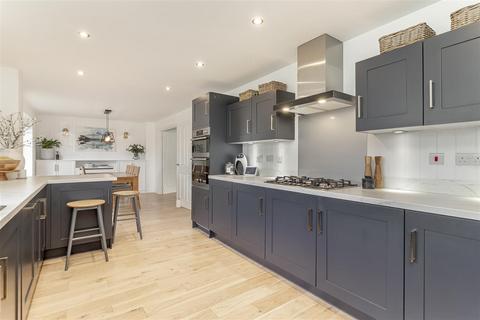 4 bedroom detached house for sale, Keldy Gardens, Bramhope