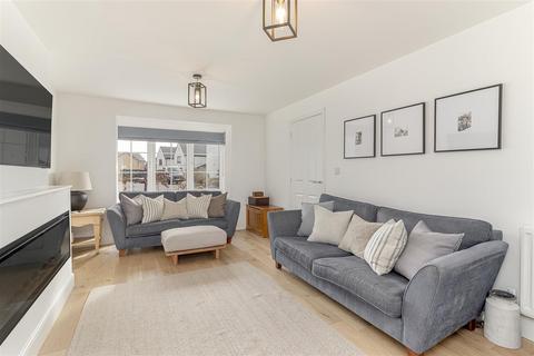 4 bedroom detached house for sale, Keldy Gardens, Bramhope