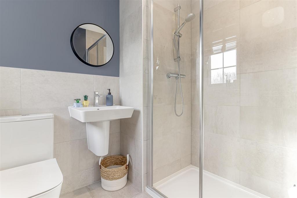Bedroom 2 Ensuite.jpg