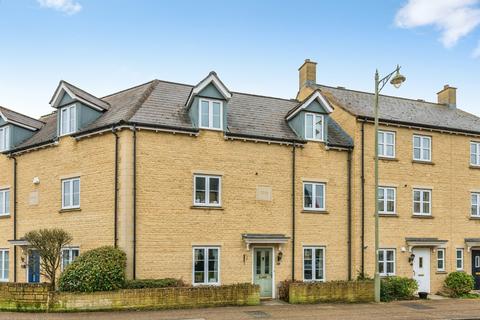5 bedroom terraced house for sale, Elmhurst Way, CARTERTON