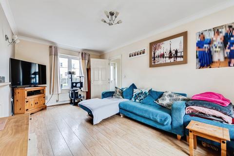 5 bedroom terraced house for sale, Elmhurst Way, CARTERTON