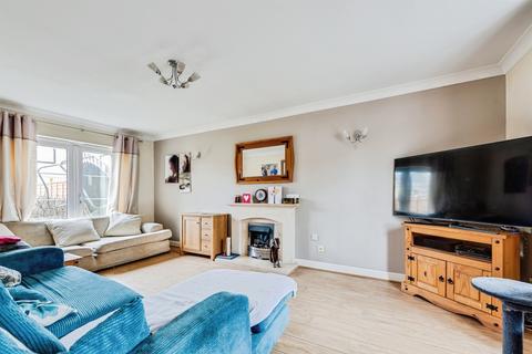 5 bedroom terraced house for sale, Elmhurst Way, CARTERTON