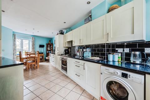 5 bedroom terraced house for sale, Elmhurst Way, CARTERTON