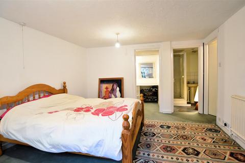 1 bedroom maisonette for sale, Sussex Place, Slough